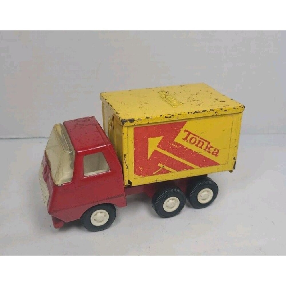 Vintage Tonka Mini Delivery Box Truck 1970’s 5” Long Red Yellow